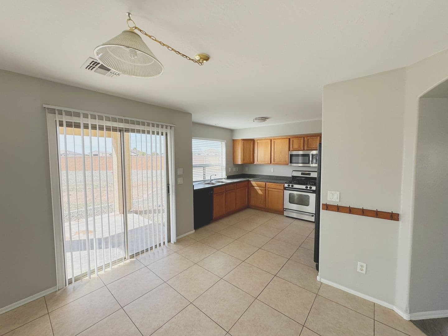 San Tan Valley House: 161 W CANYON ROCK RD