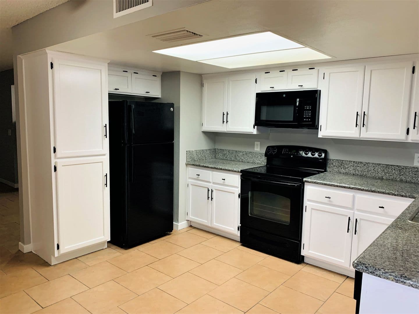 Phoenix Apartment: 3357 W Harmont Dr.