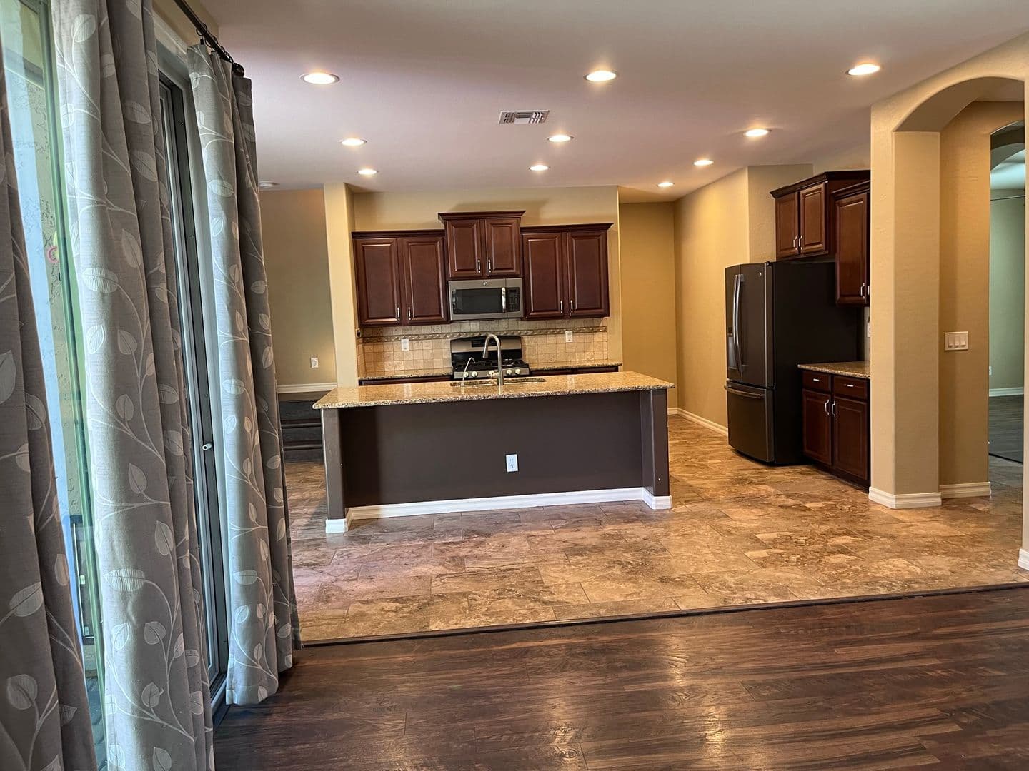 Gilbert House: 1046 S Annie Ln