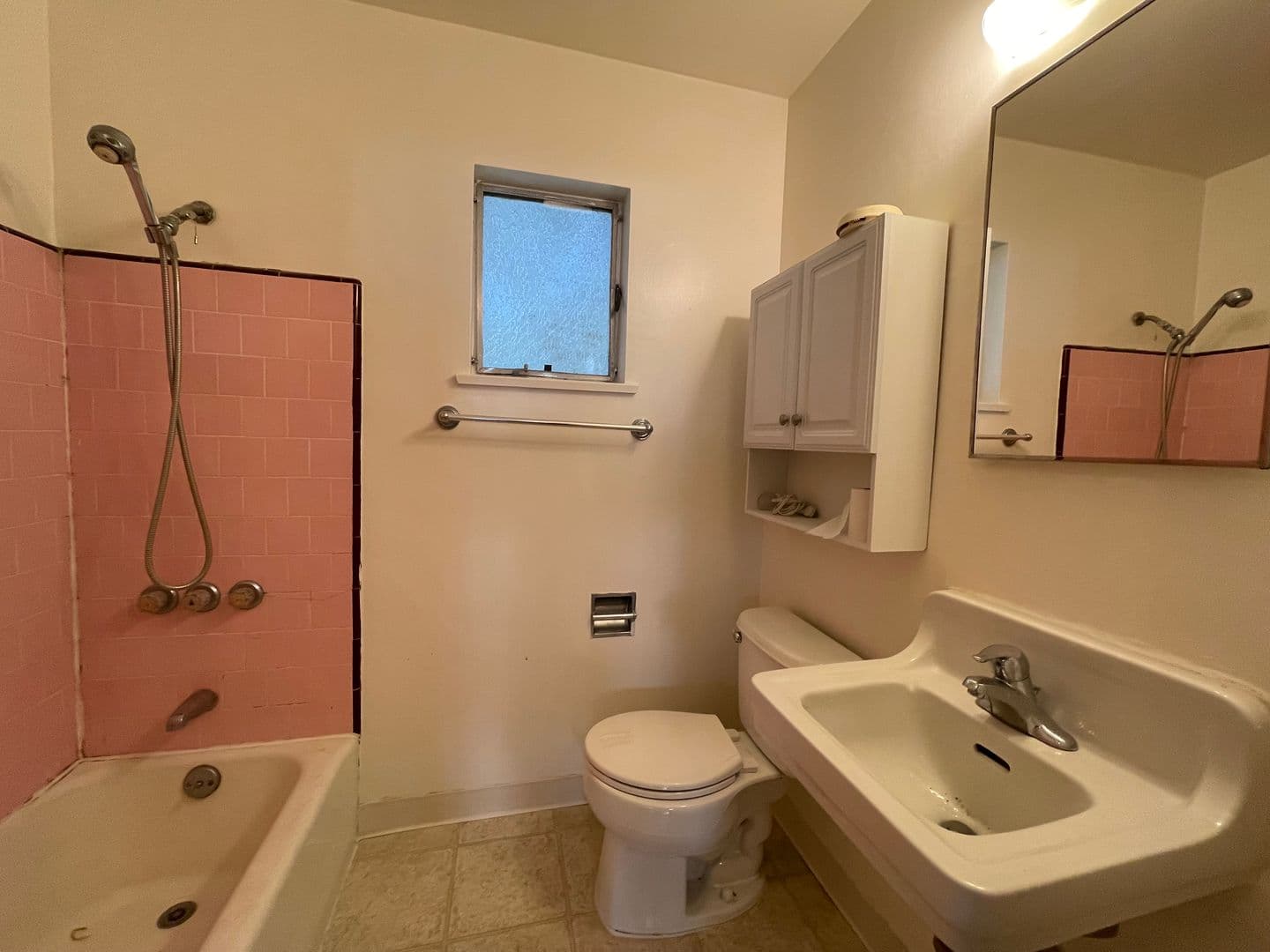 Santa Monica Apartment: 1531 10th Street