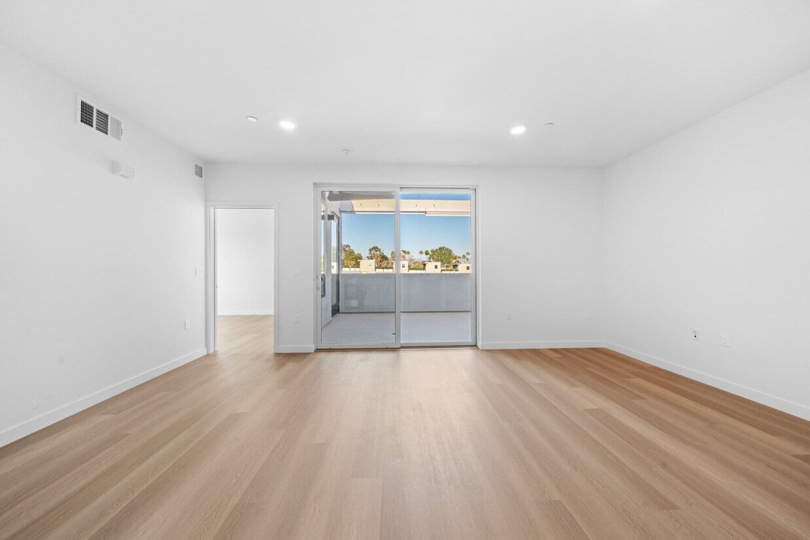 Los Angeles Apartment: 1233 S. Dunsmuir Avenue