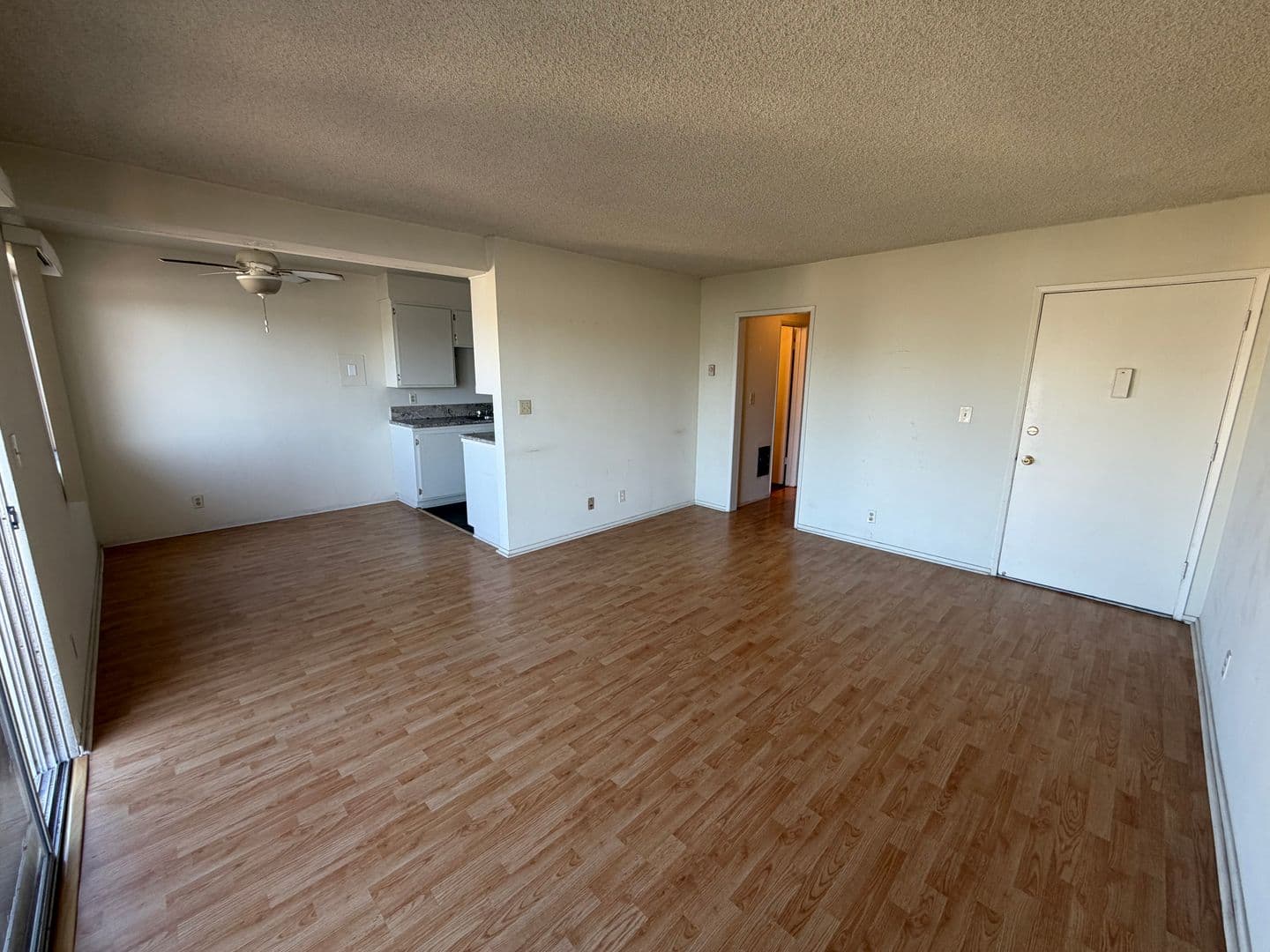 Santa Monica Apartment: 2210 3rd St