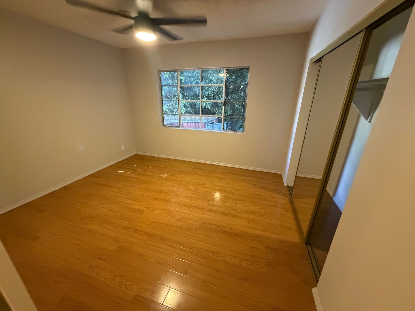 Los Angeles Apartment: 1560 N Laurel