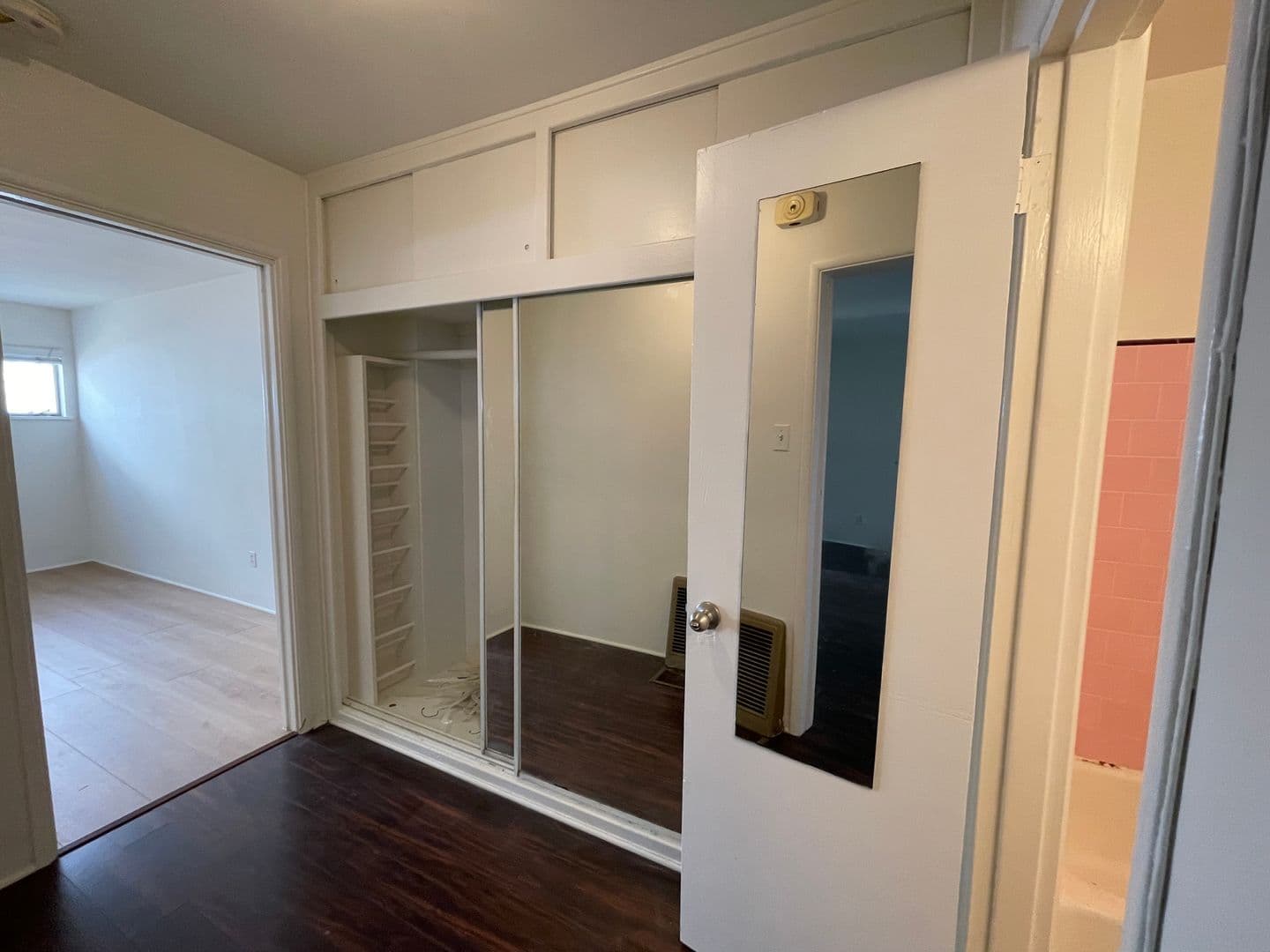 Santa Monica Apartment: 1531 10th Street
