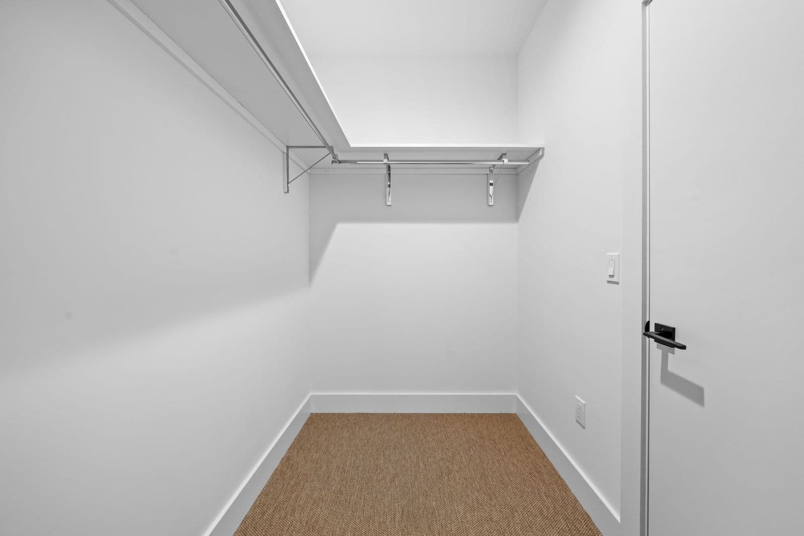 Los Angeles Apartment: 4807 Elmwood Avenue