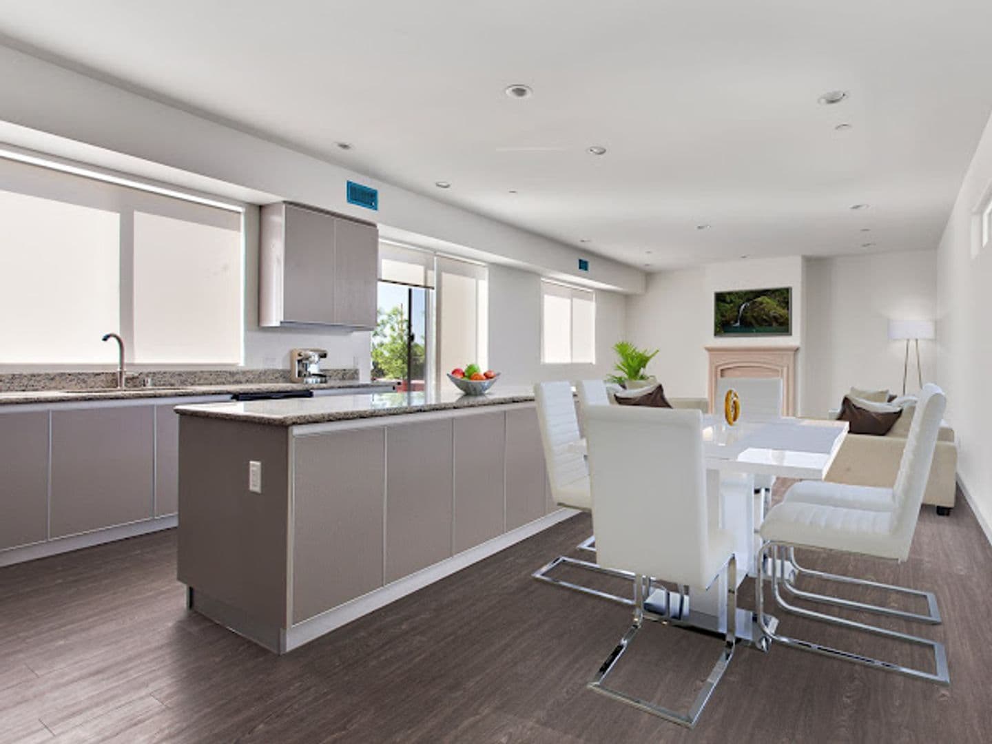 Los Angeles Apartment: 610 Levering Ave