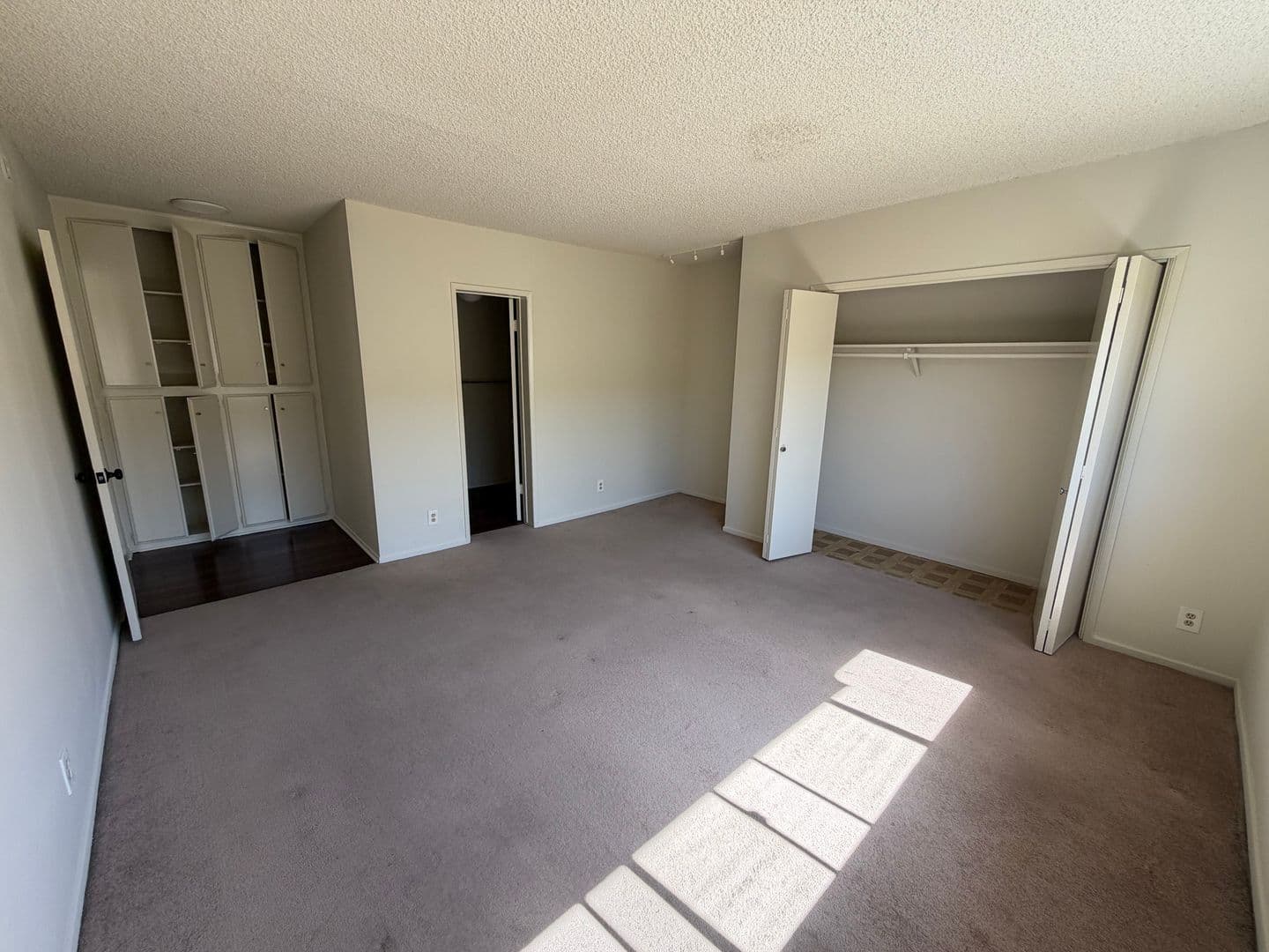 Santa Monica Apartment: 2315 14th St.