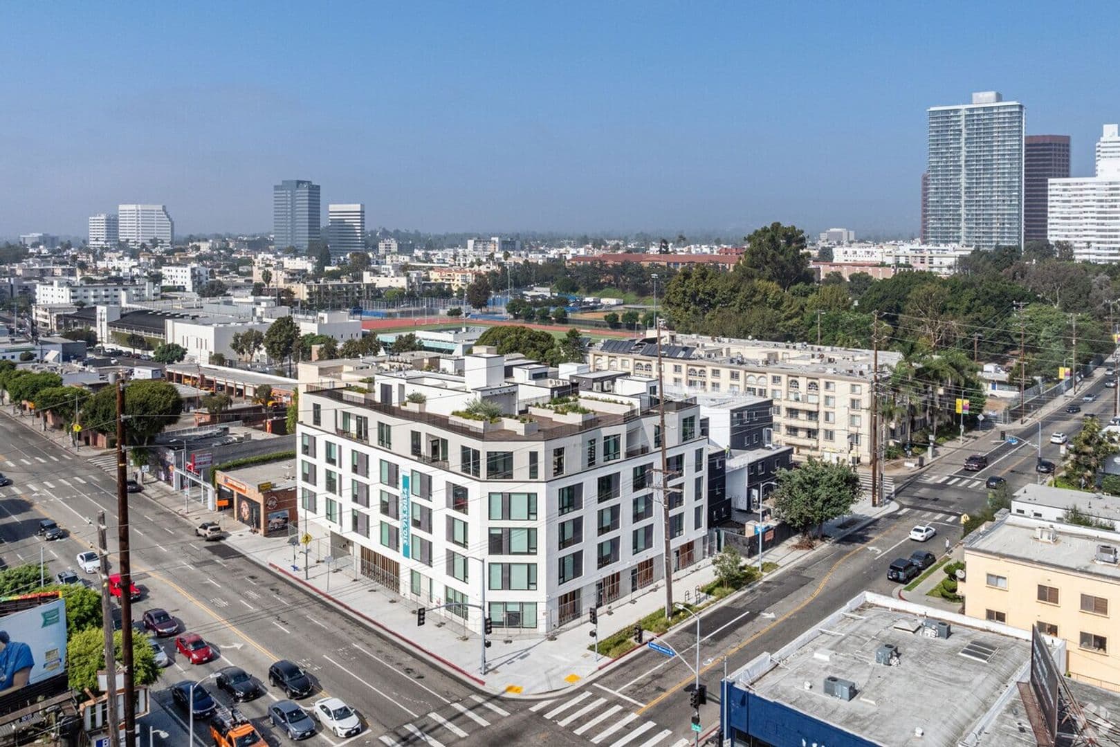 Los Angeles Apartment: 11701 Santa Monica Boulevard