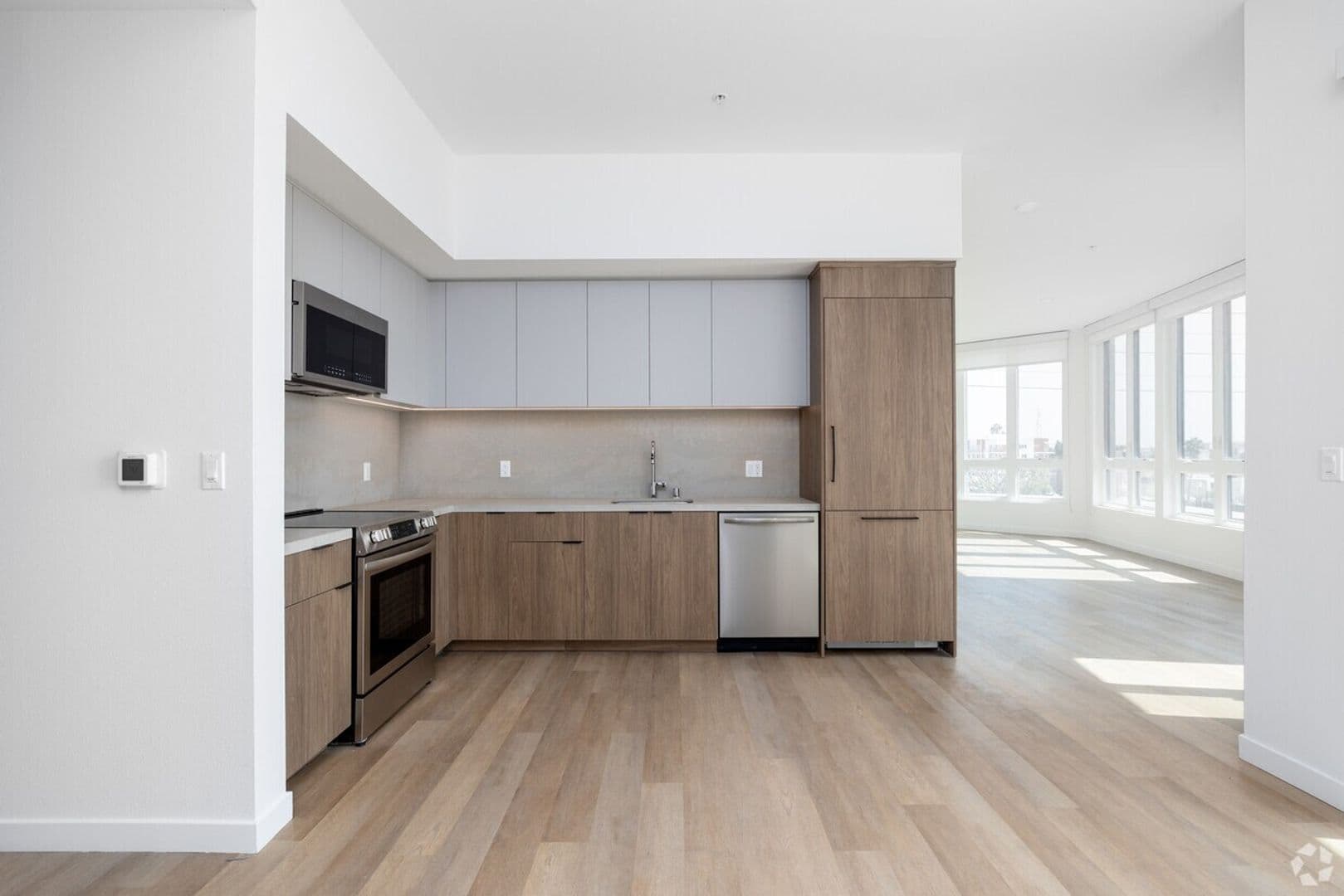 Los Angeles Apartment: 11701 Santa Monica Boulevard
