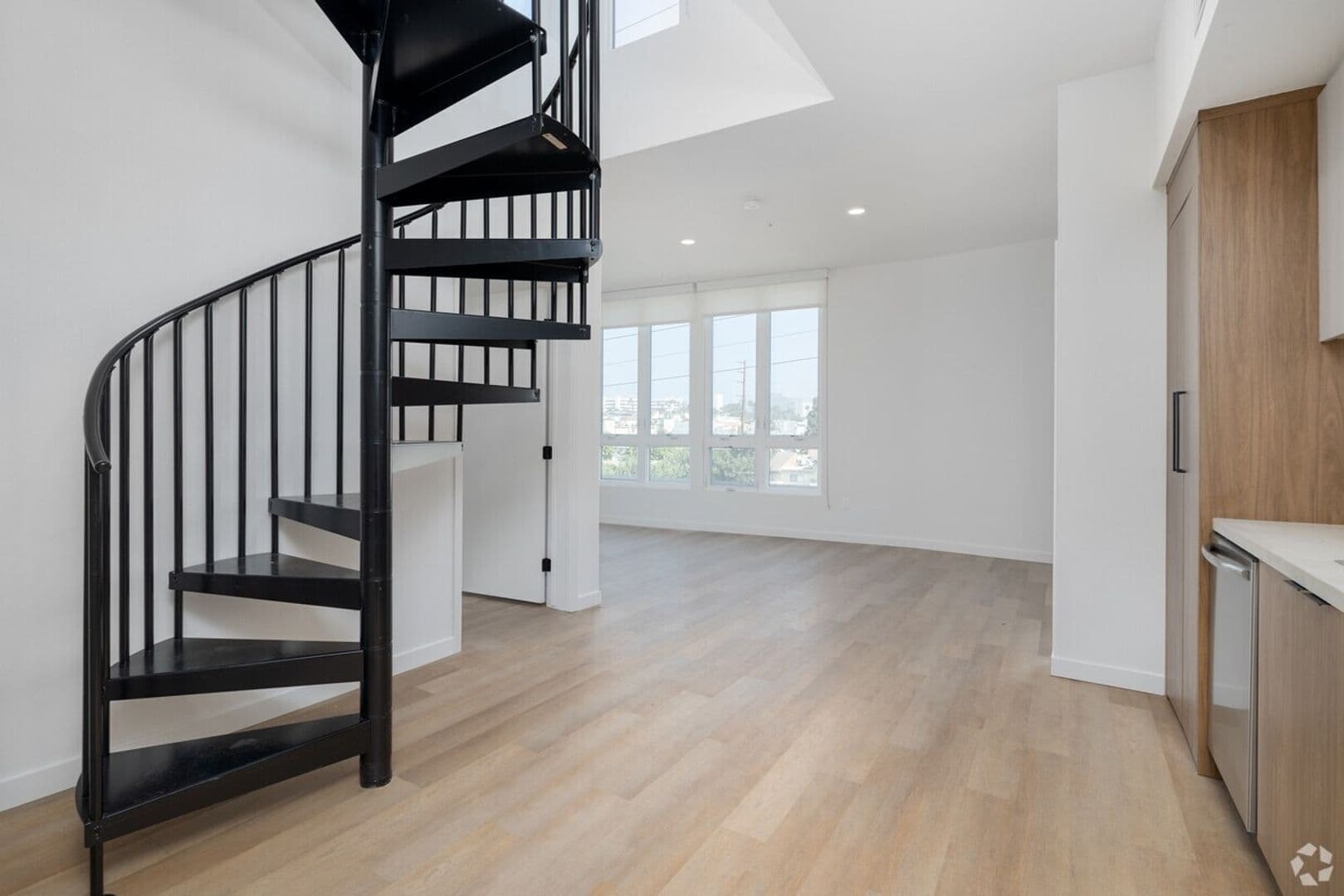 Los Angeles Apartment: 11701 Santa Monica Boulevard