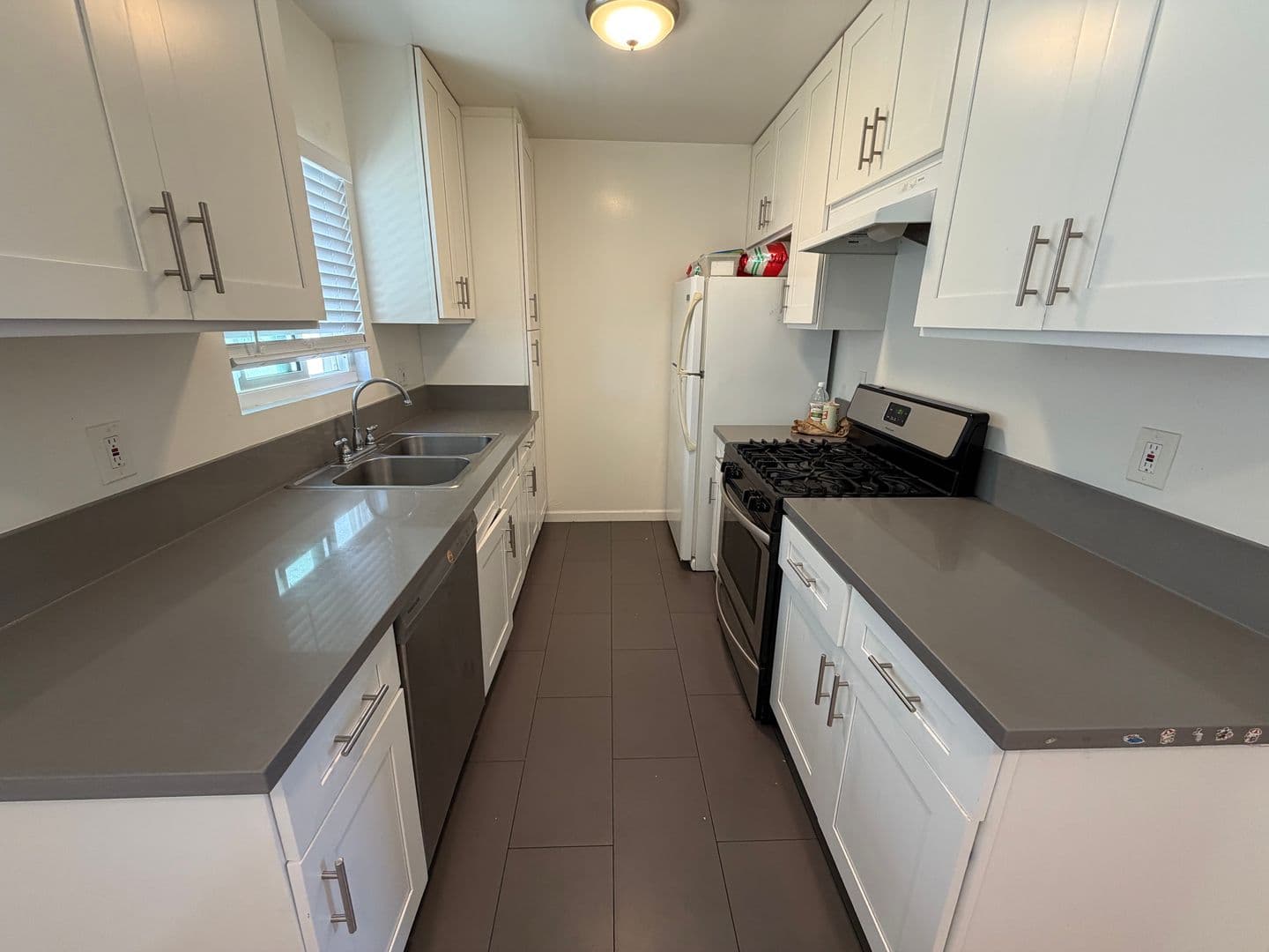 Santa Monica Apartment: 1531 10th Street