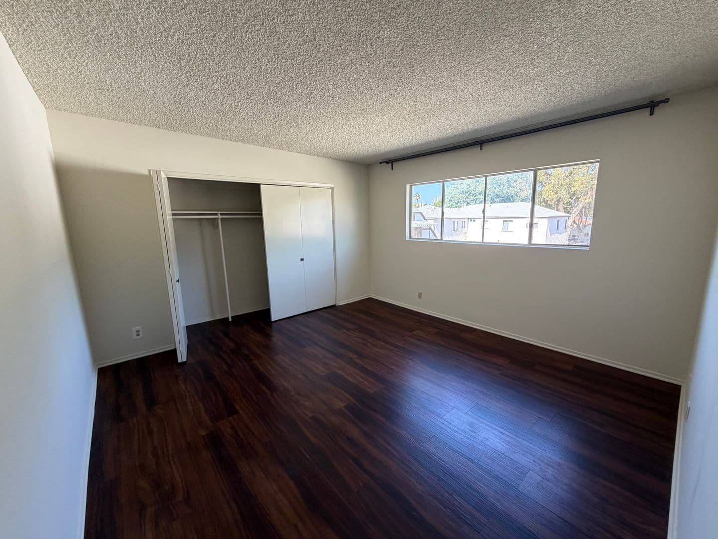 Santa Monica Apartment: 2315 14th St.