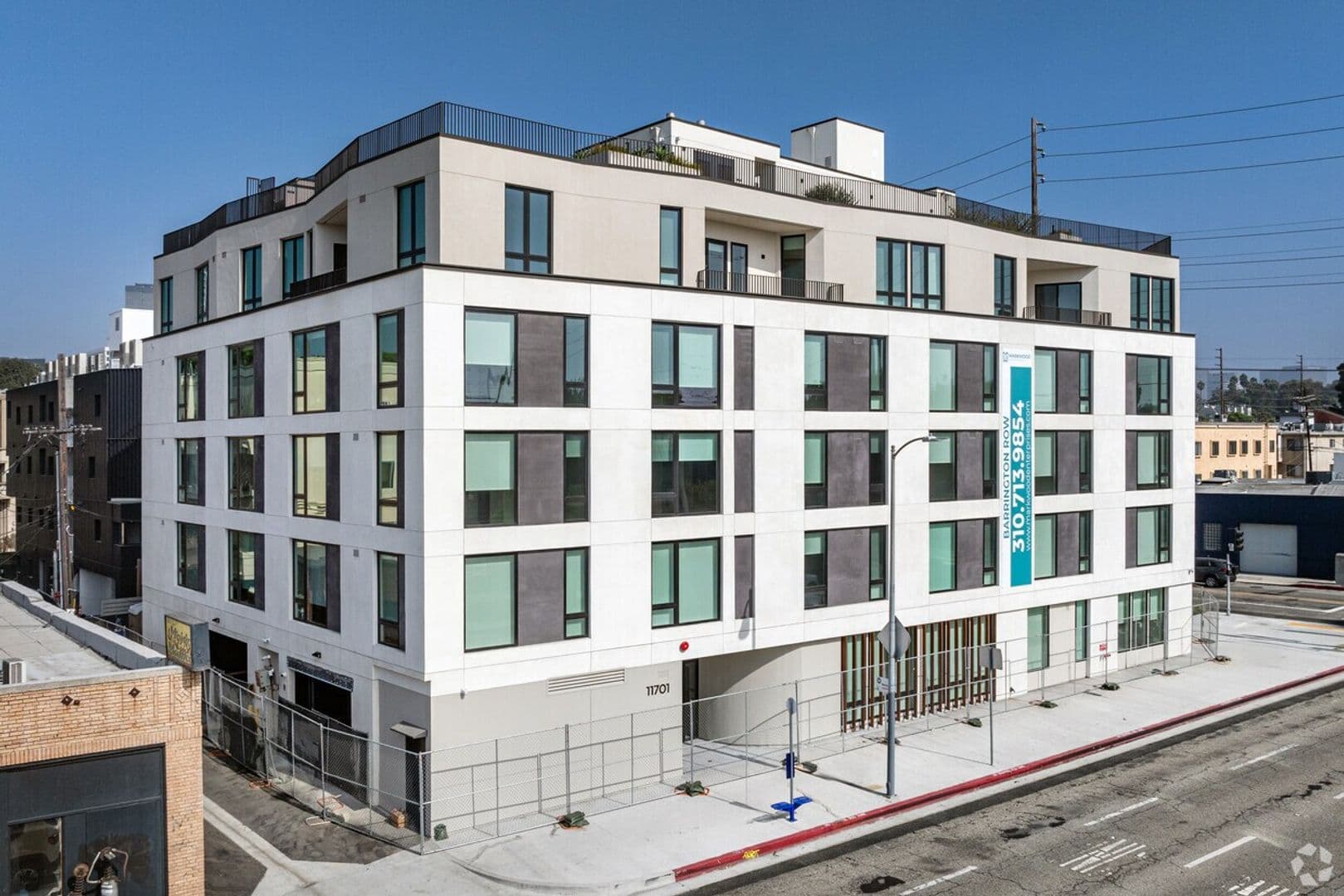 Los Angeles Apartment: 11701 Santa Monica Boulevard