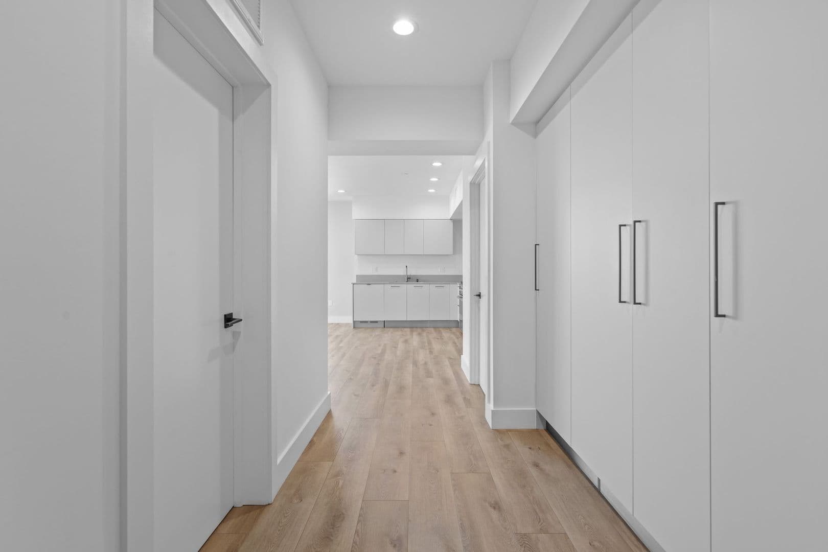 Los Angeles Apartment: 4807 Elmwood Avenue
