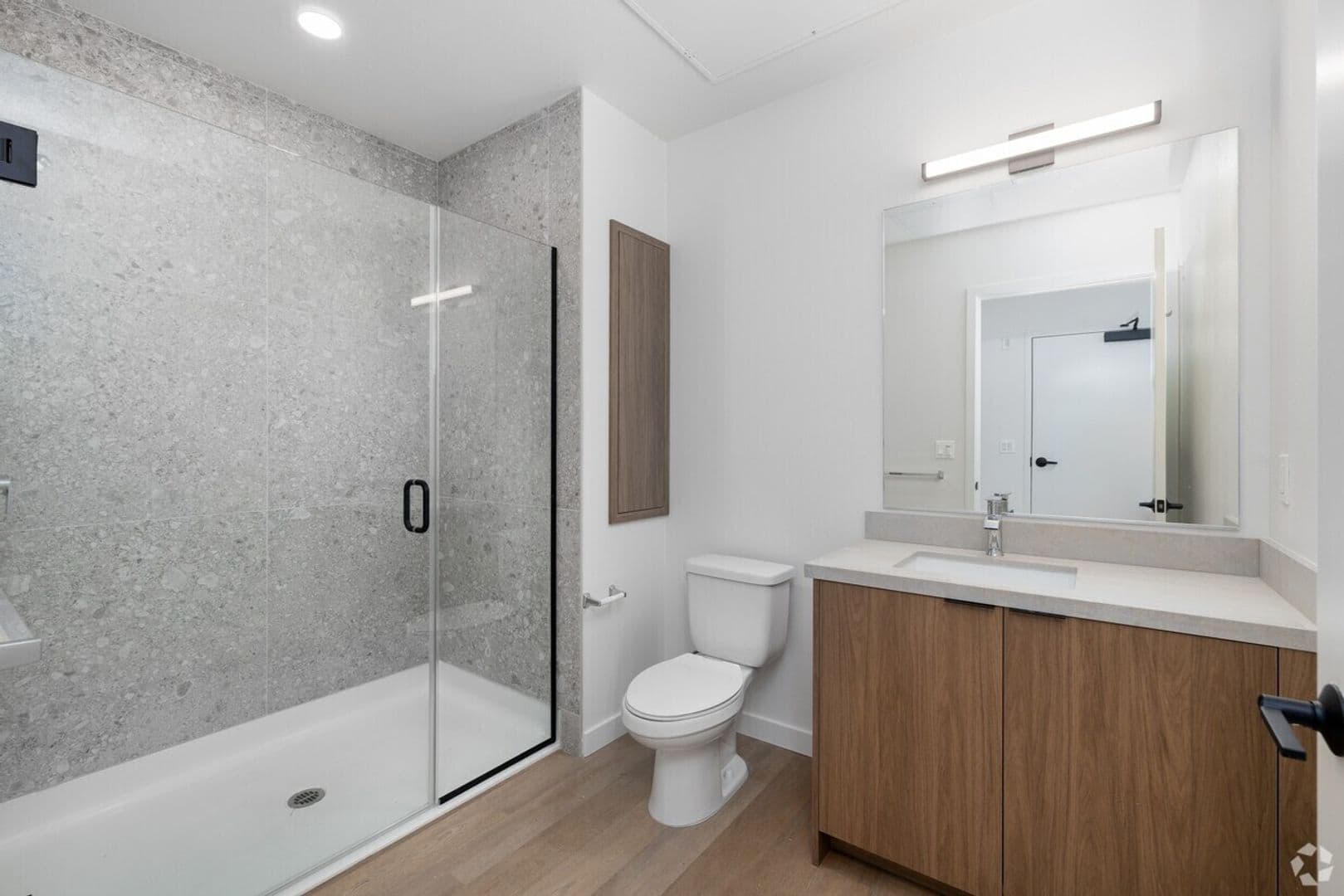 Los Angeles Apartment: 11701 Santa Monica Boulevard