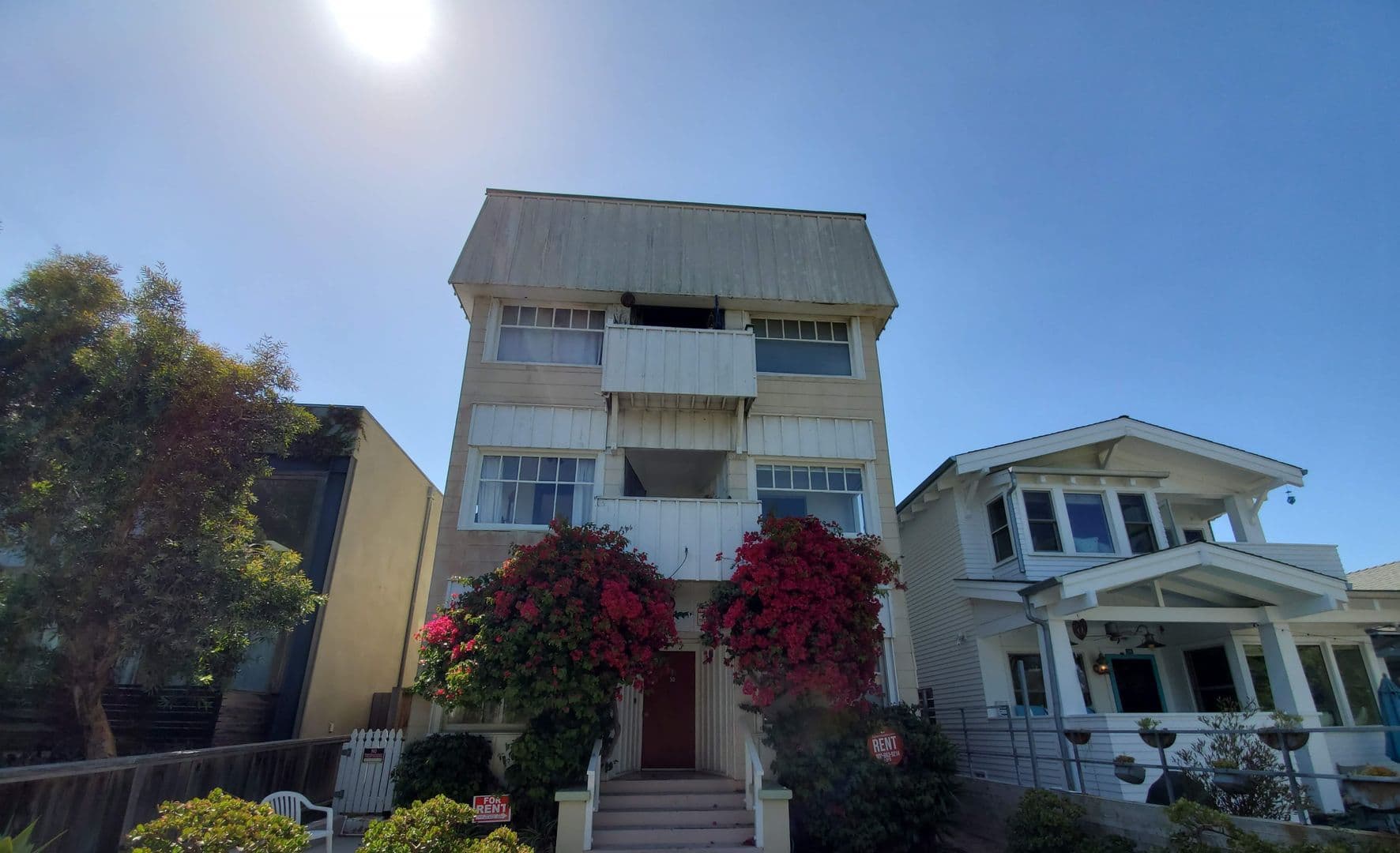 Venice Apartment: 30 Dudley Ave