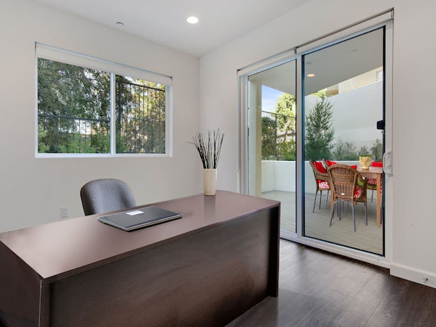 Los Angeles Apartment: 610 Levering Ave