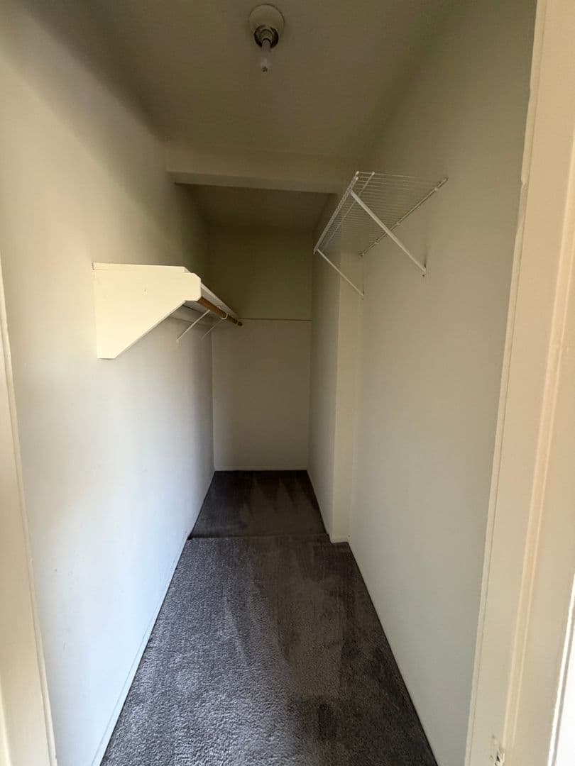 Santa Monica Apartment: 2210 3rd St