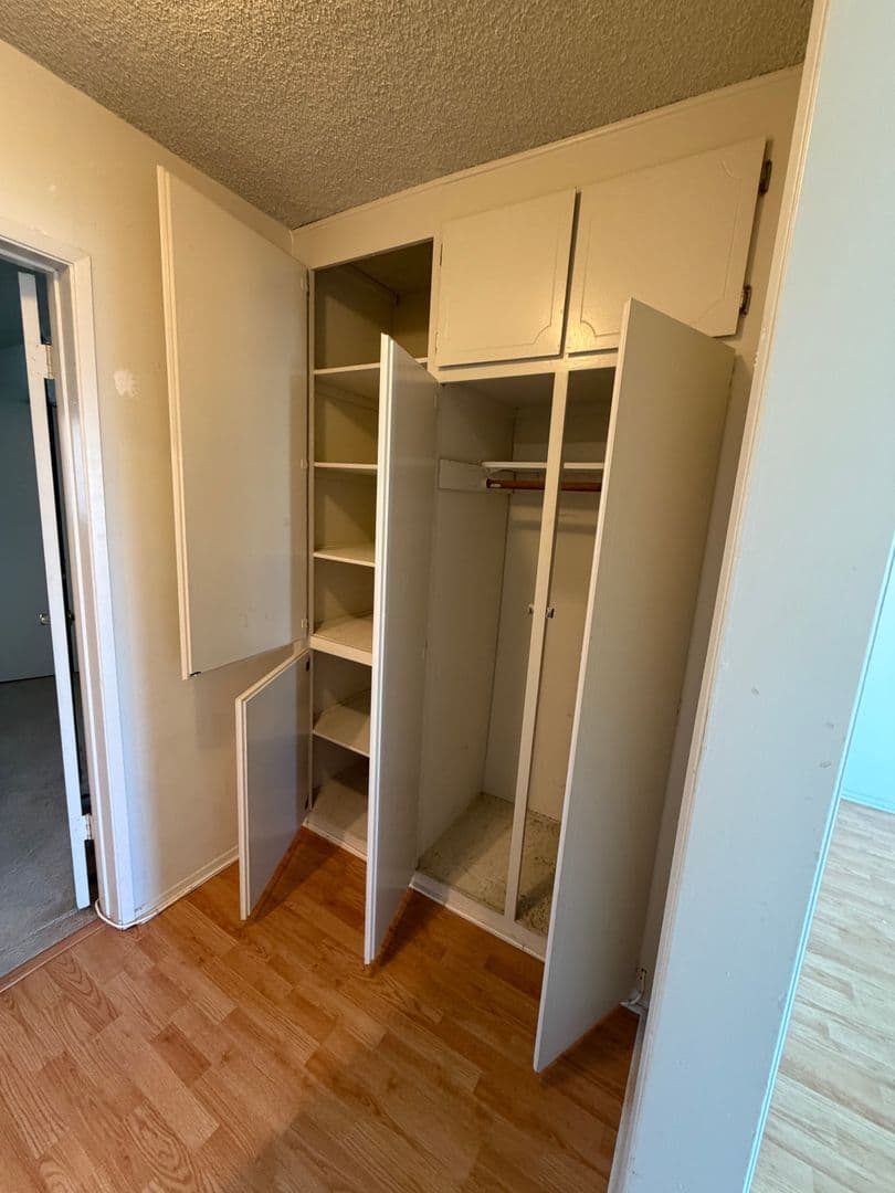 Santa Monica Apartment: 2210 3rd St