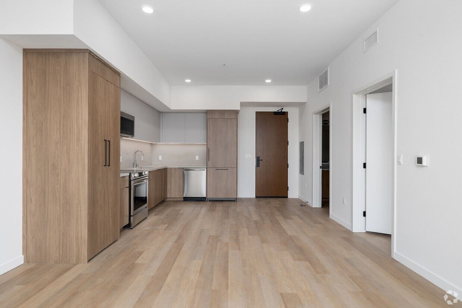 Los Angeles Apartment: 11701 Santa Monica Boulevard