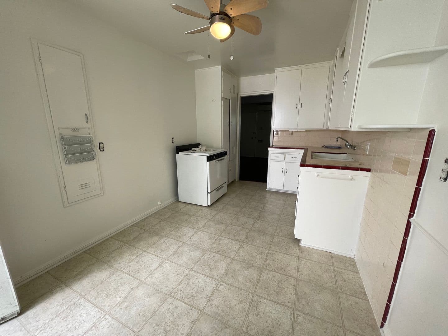 Santa Monica Apartment: 1531 10th Street