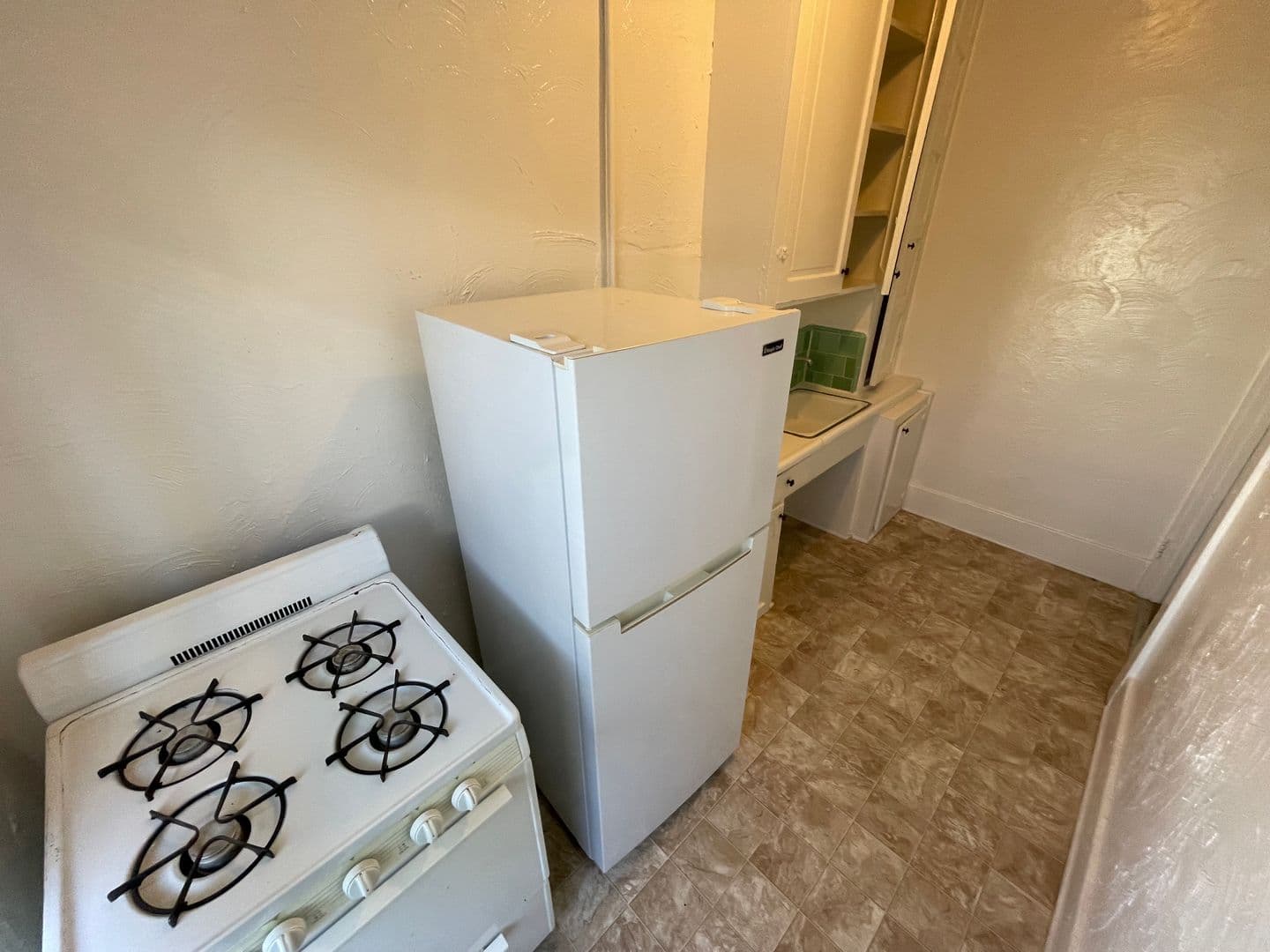 Venice Apartment: 704 Pacific Ave