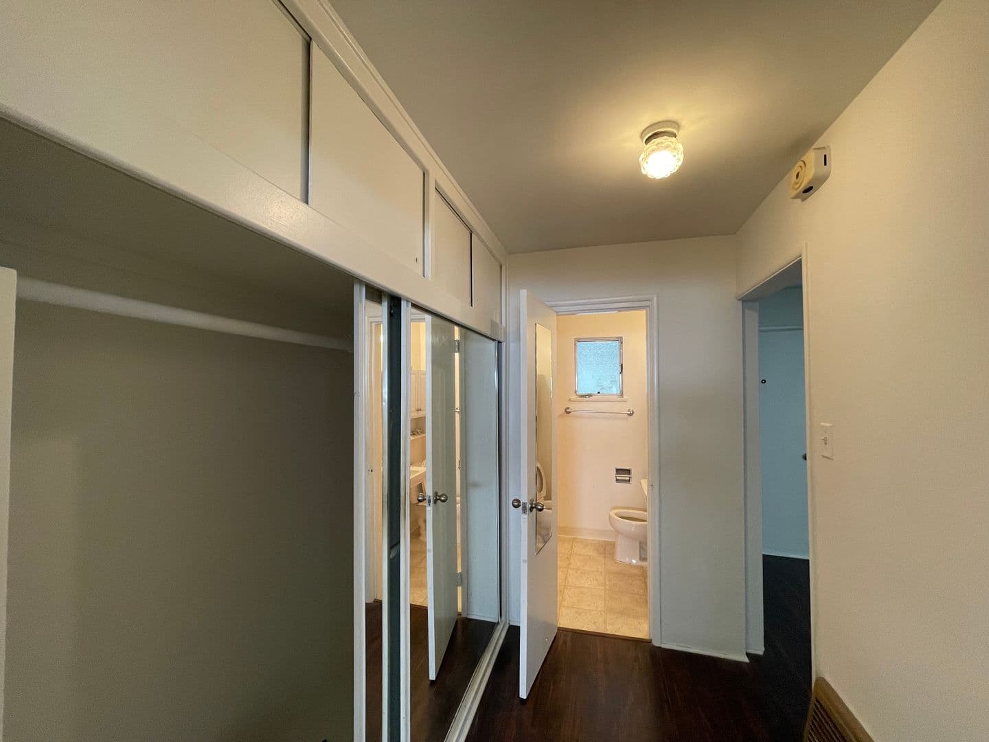 Santa Monica Apartment: 1531 10th Street