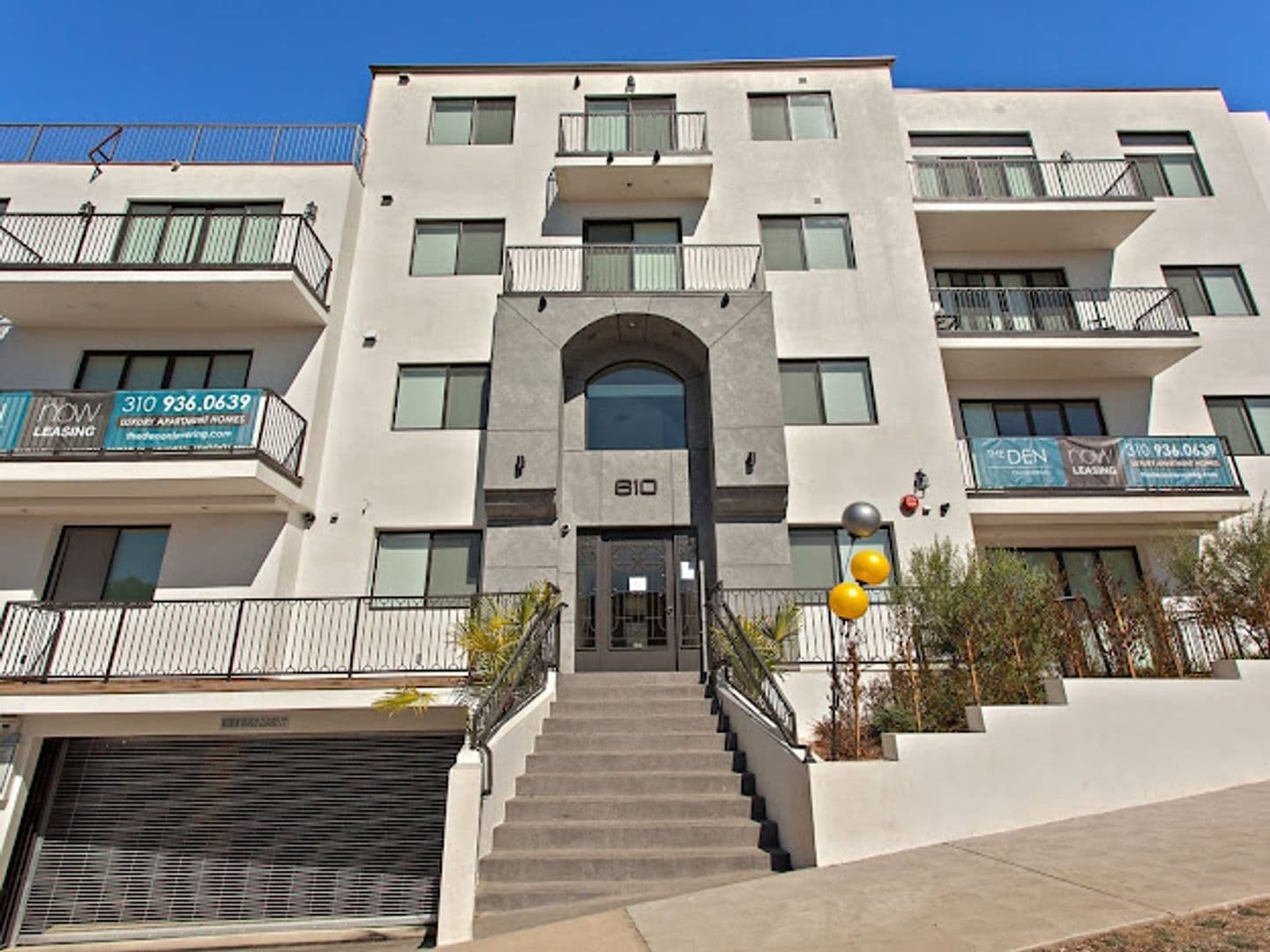 Los Angeles Apartment: 610 Levering Ave