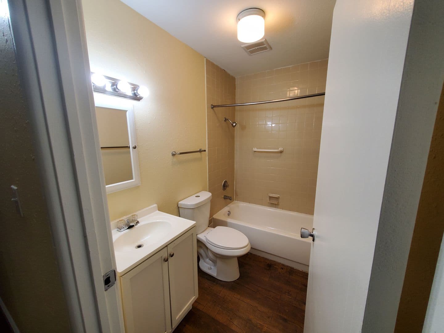 Rantoul Apartment: 1505 Hobson Drive