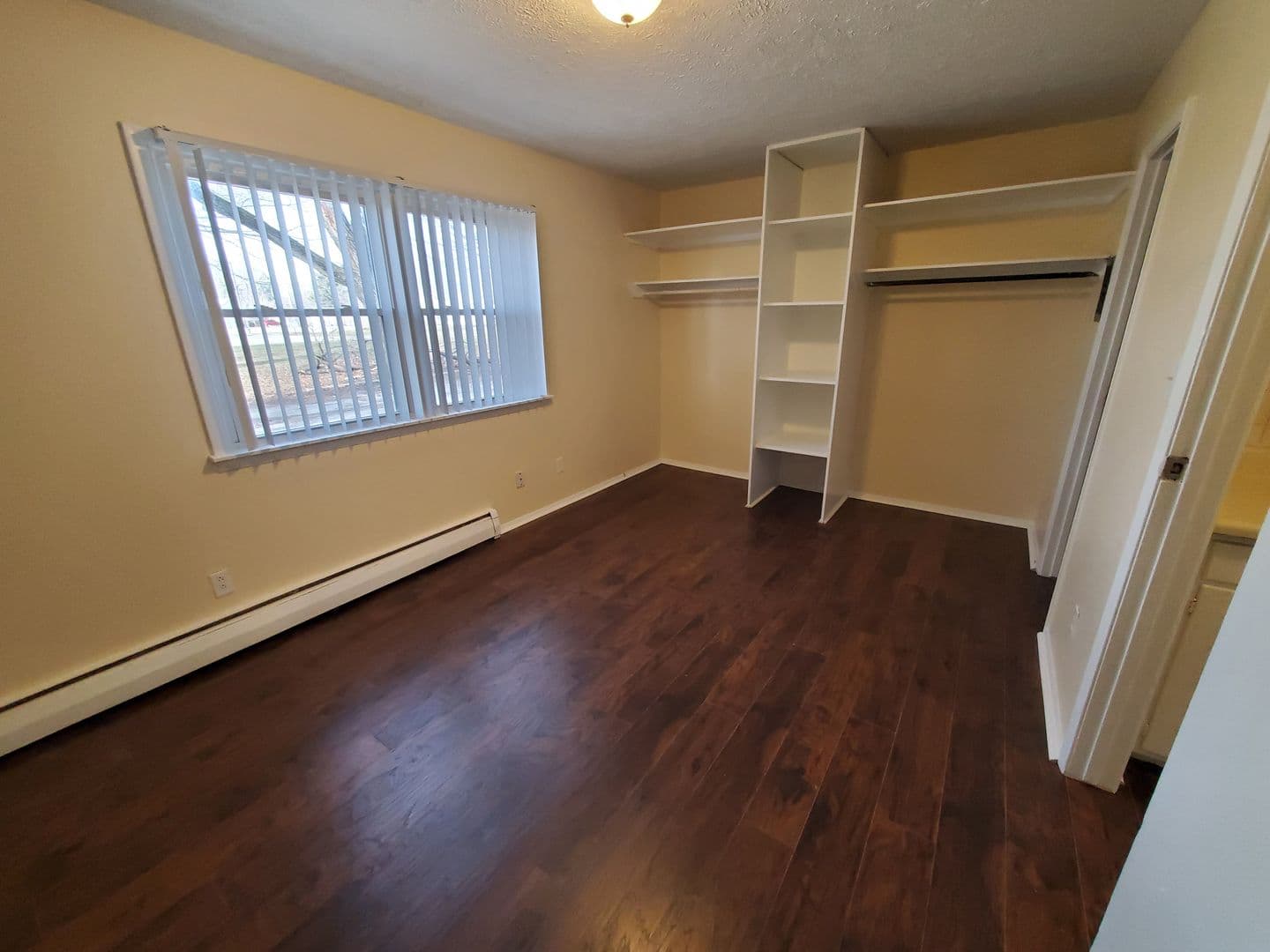 Rantoul Apartment: 707-711 E Congress Ave