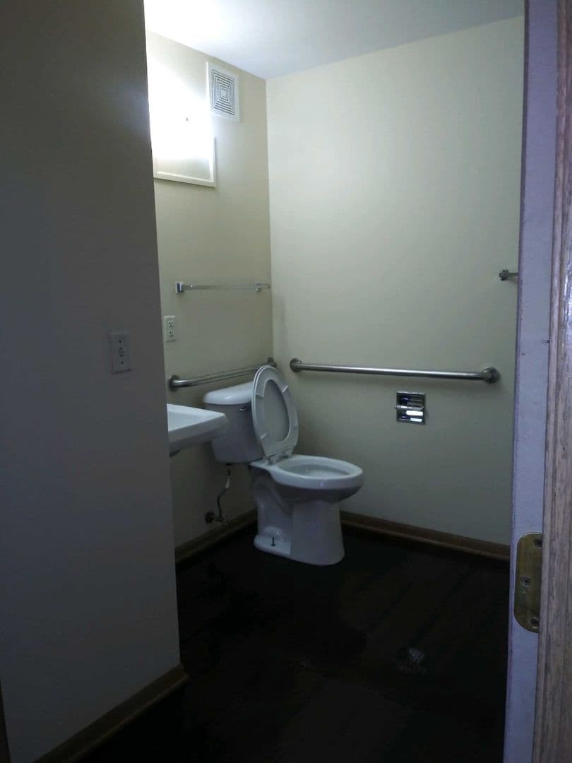 Rockford Apartment: 2723-2837 Silent Wood Trail