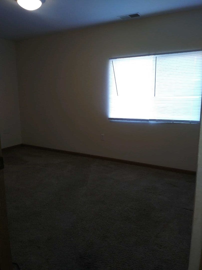 Rockford Apartment: 2723-2837 Silent Wood Trail