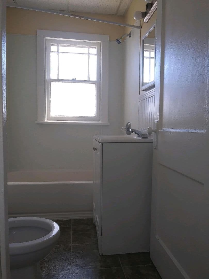 Rockford Apartment: 1415-17 21st Ave