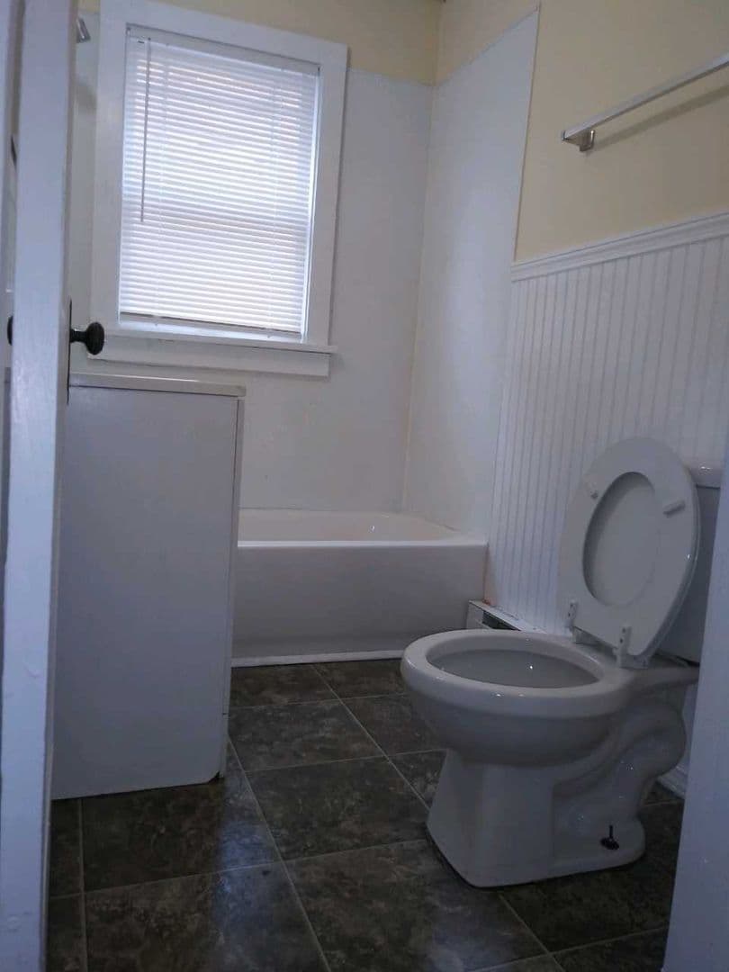 Rockford Apartment: 1415-17 21st Ave