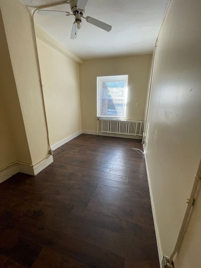 Rockford Apartment: 529 N Main St