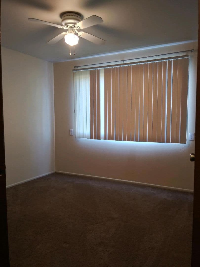 Rockford Apartment: 3627-3631 N Rockton Ave