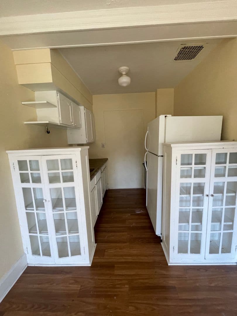 Rockford Apartment: 529 N Main St