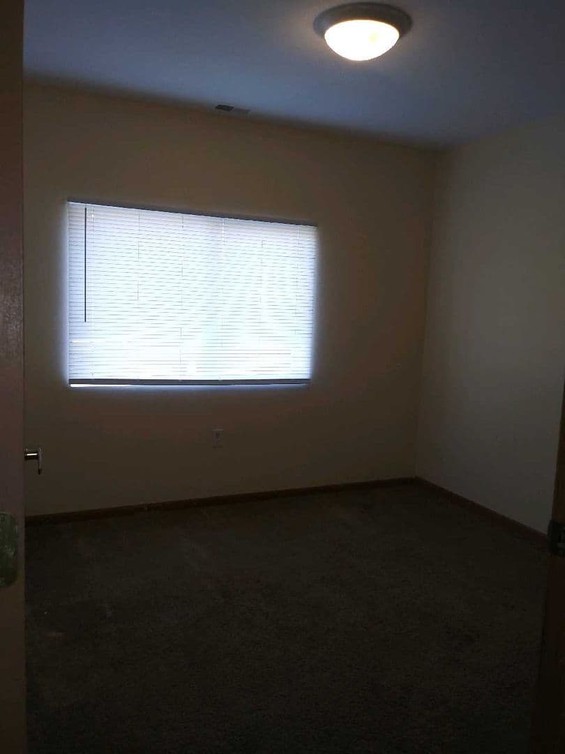 Rockford Apartment: 2723-2837 Silent Wood Trail