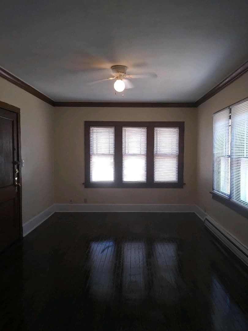 Rockford Apartment: 1415-17 21st Ave