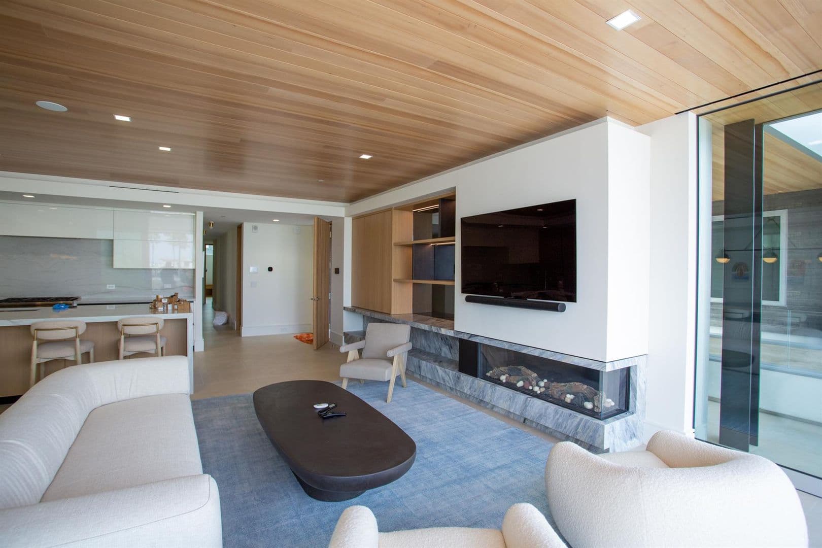 Newport Beach Apartment: 110 22nd St