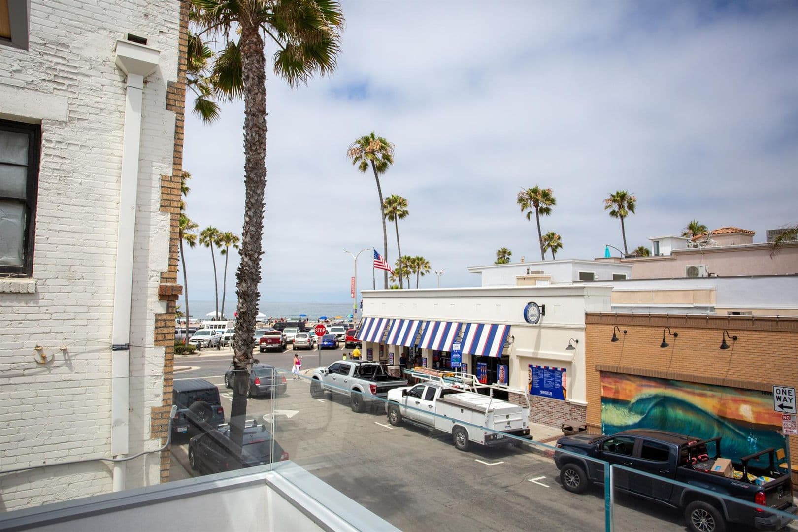 Newport Beach Apartment: 110 22nd St