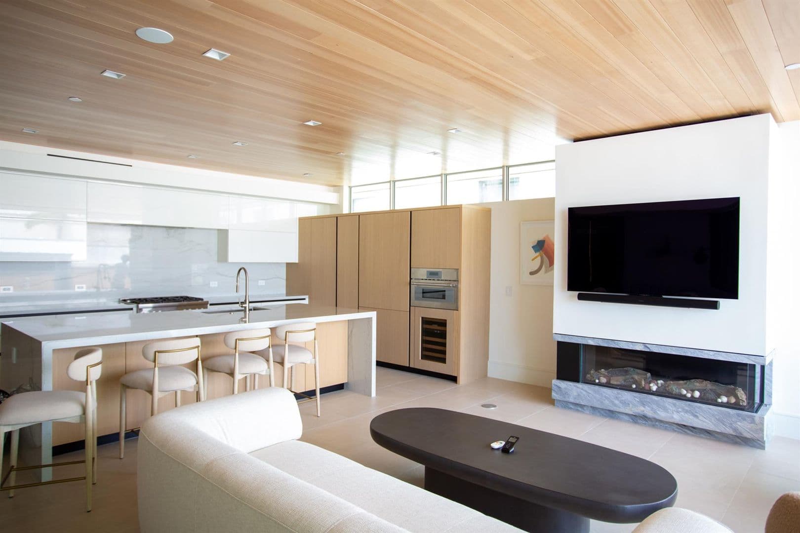 Newport Beach Apartment: 110 22nd St
