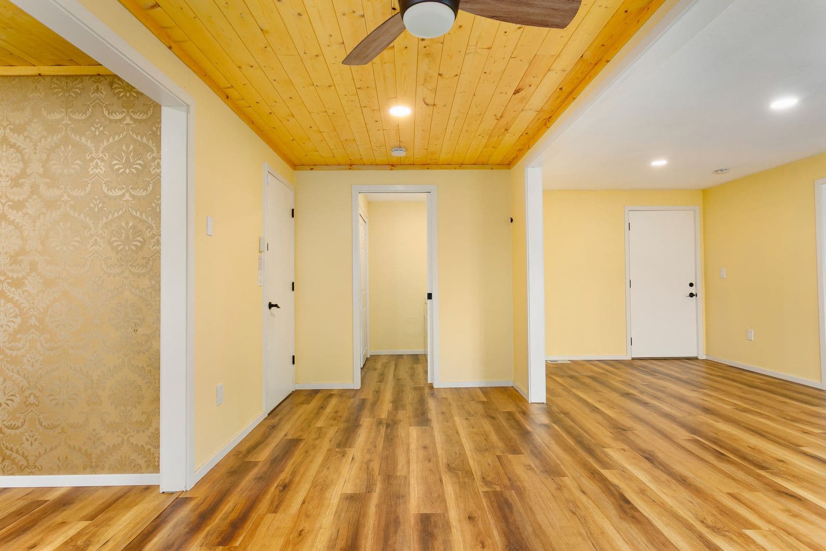 Tacoma Apartment: 863 98th St