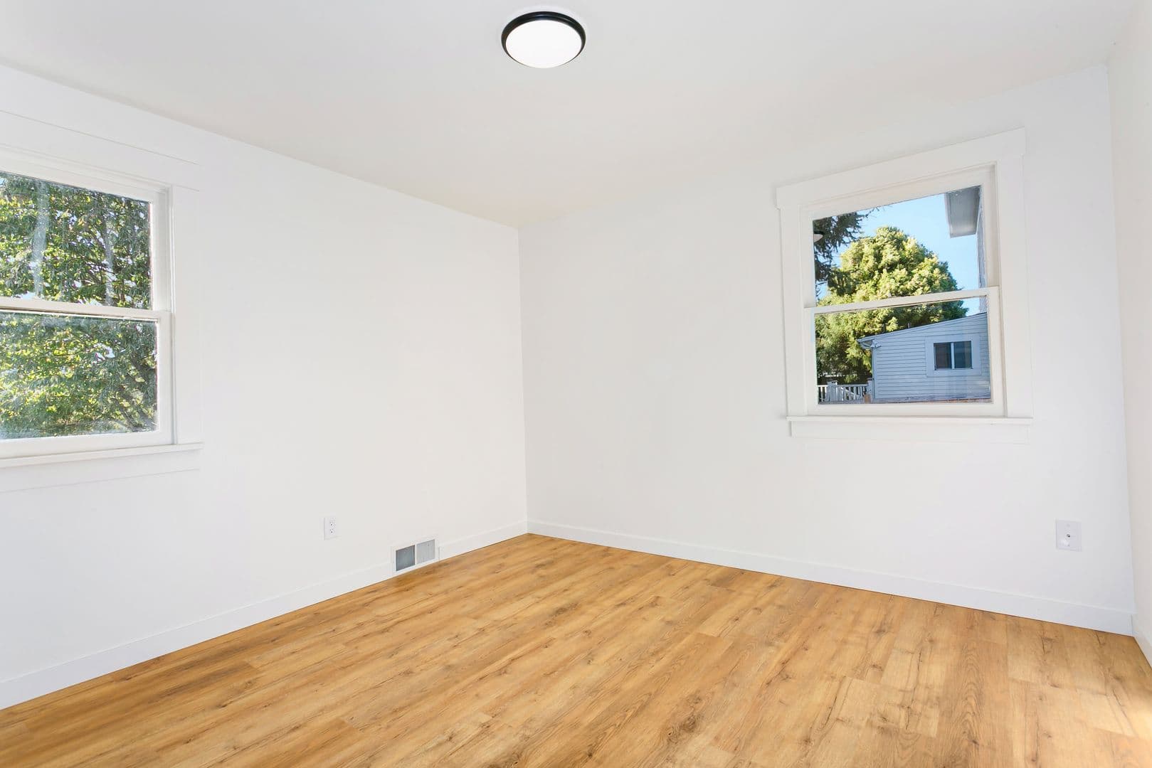 Tacoma House: 3905 N 16th St