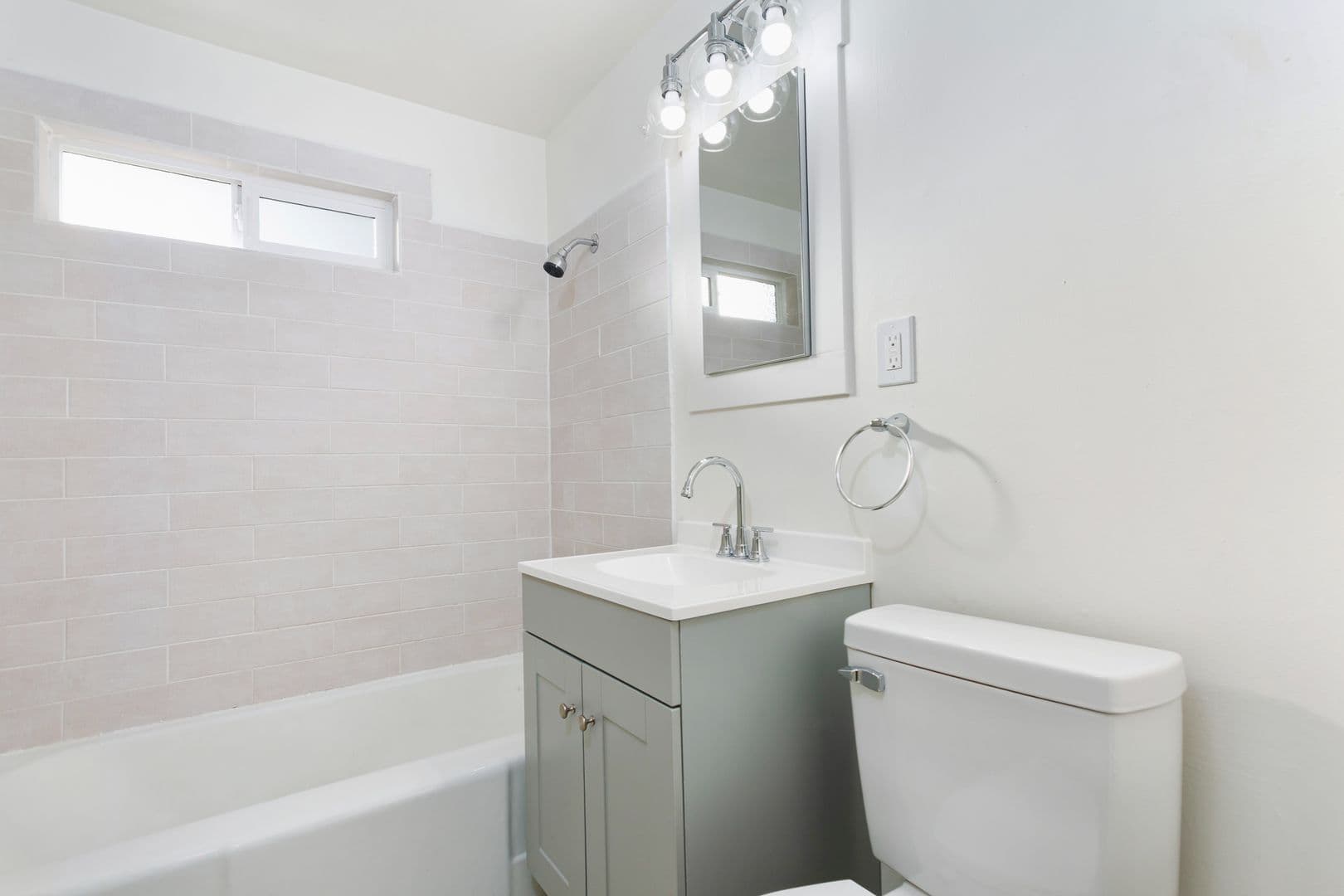 Tacoma House: 3905 N 16th St