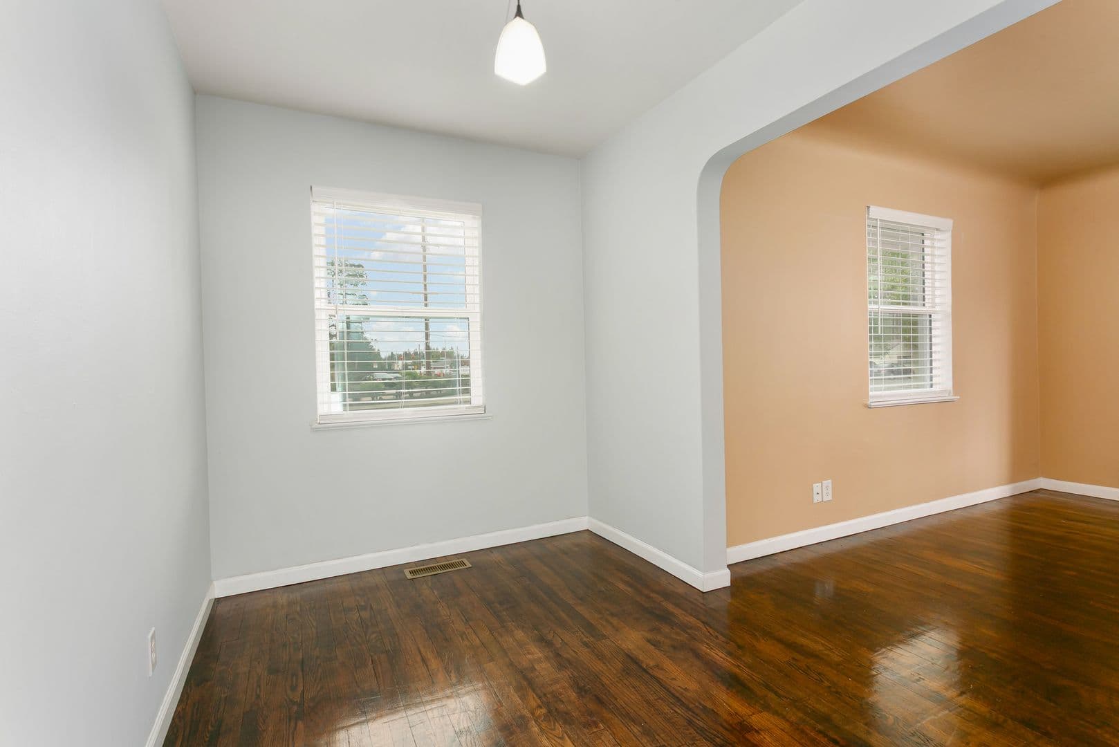 Lakewood House: 9640 Bridgeport Way SW