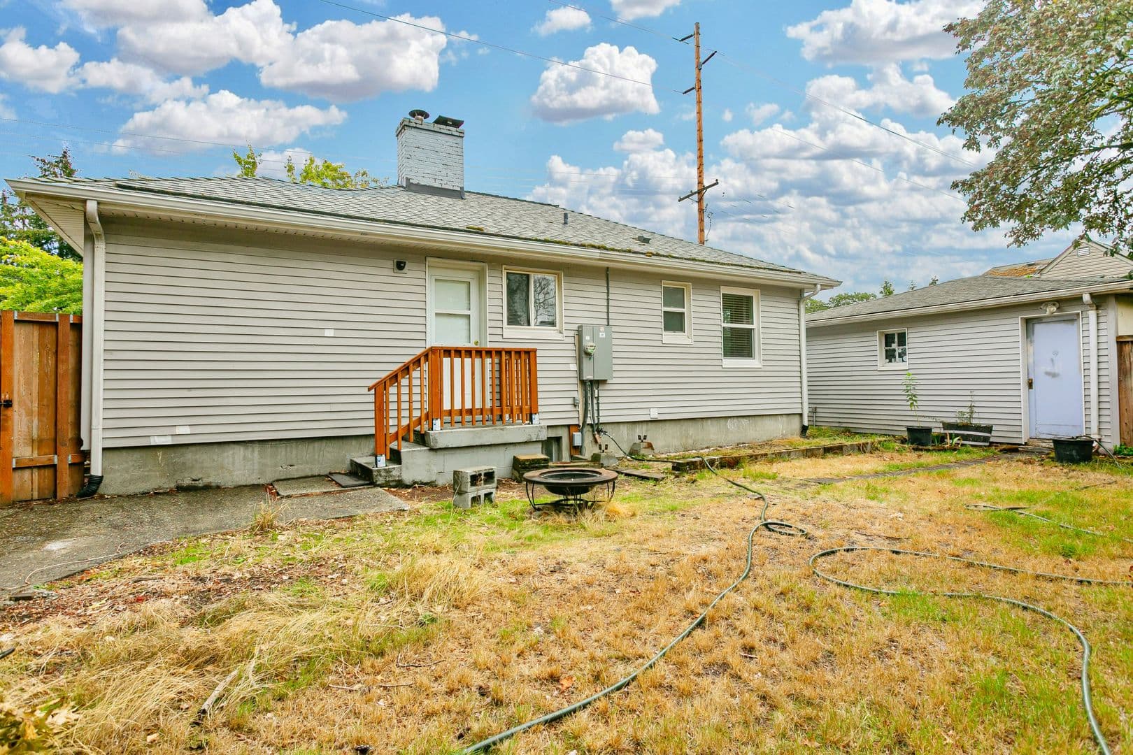 Lakewood House: 9640 Bridgeport Way SW