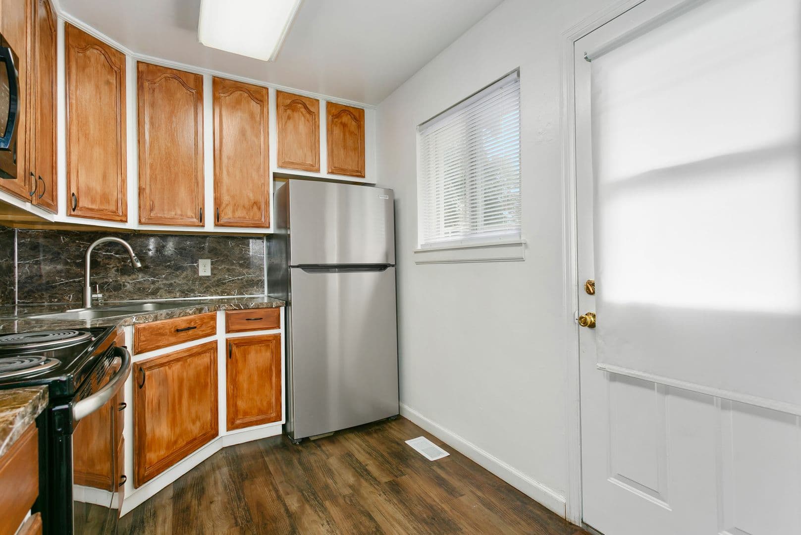 Lakewood House: 9640 Bridgeport Way SW