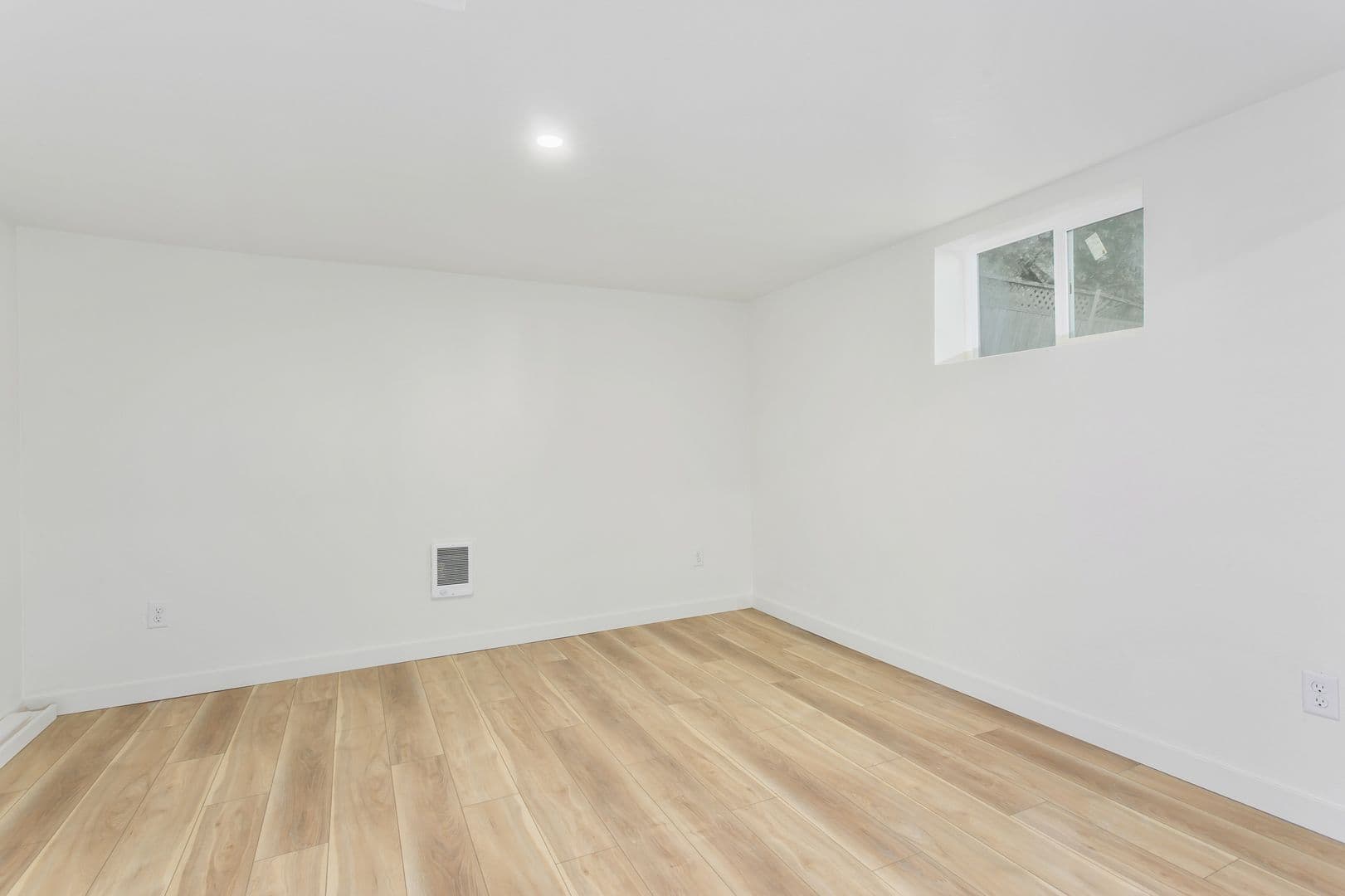 Tacoma Apartment: 511 S 35th St