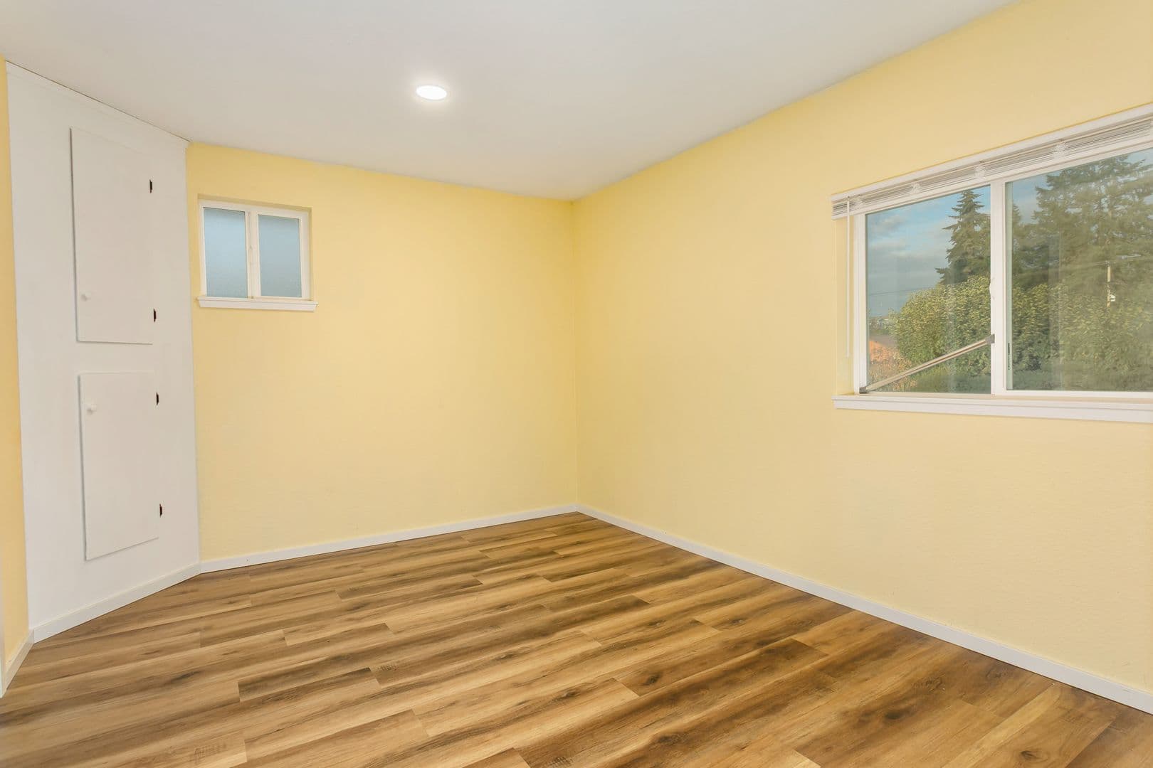 Tacoma Apartment: 863 98th St